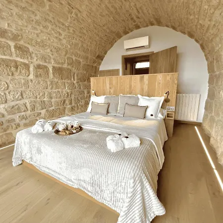 Torre Medieval De Queralt & Apartment Concabella